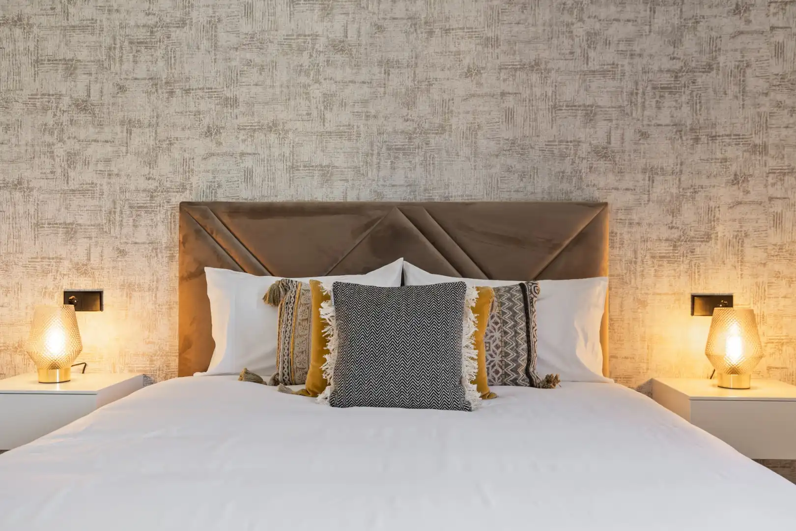 VOLLEDIG GERENOVEERDE DUPLEX PENTHOUSE IN NUEVA ANDALUCIA: TOPLOCATIE foto 11