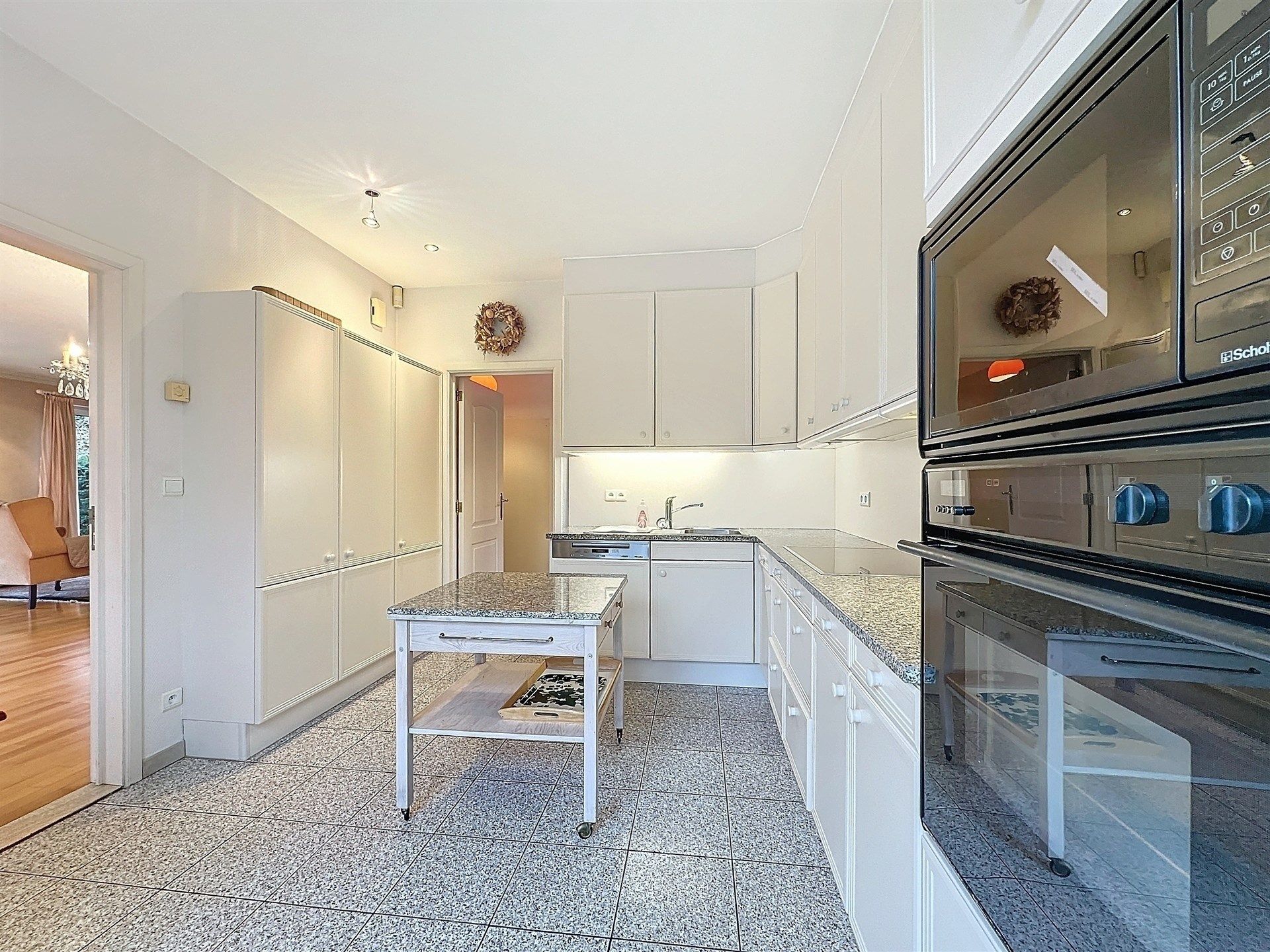 ruime villa met mogelijkheden op een perceel van 1236m² foto 10