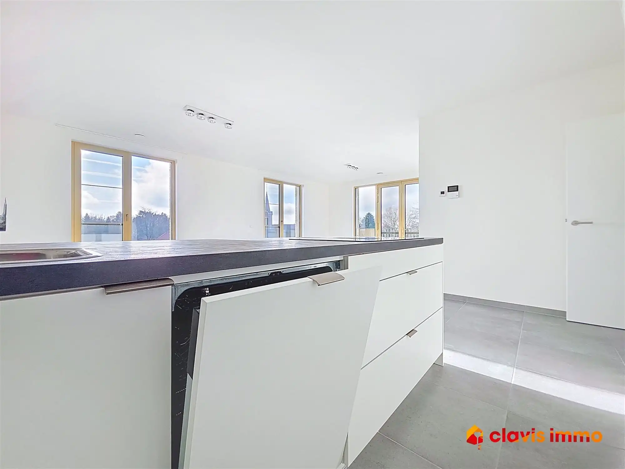 Appartement met terras en parking foto 10