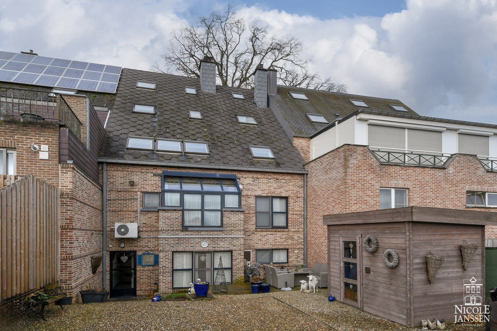 Interessant opbrengstgebouw met 4 appartementen en 2 handelsruimtes  foto 31