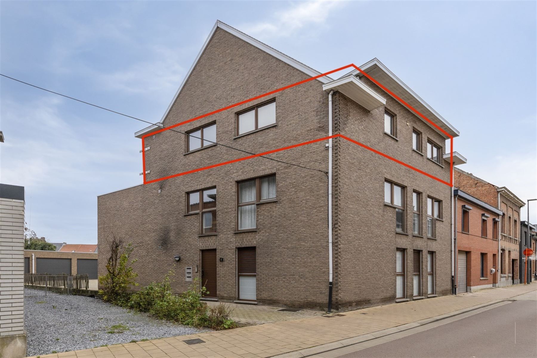 Appartement met 2 slaapkamers, terras en garage foto 3