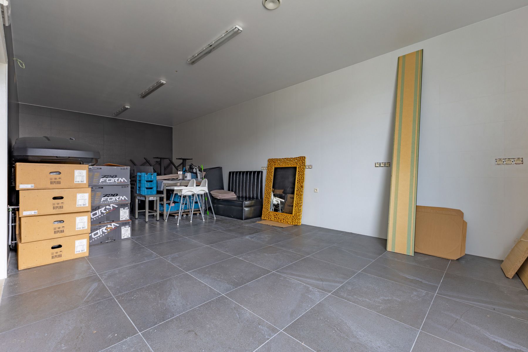 Commercieel gelijkvloers (182 m2) met terras (256 m2) foto 6