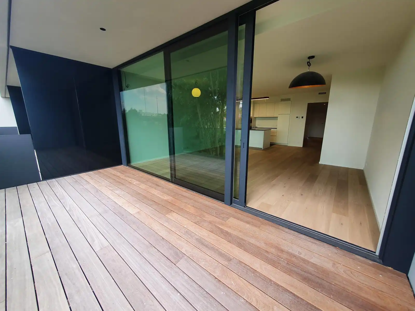 Tof appartement met standplaats aan de Leie !! foto {{pictureIndex}}