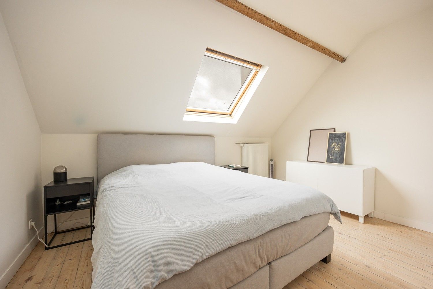 Ruime en karaktervolle herenwoning met zonnige tuin, dakterras en laadpunt in het hart van Merksem foto 9