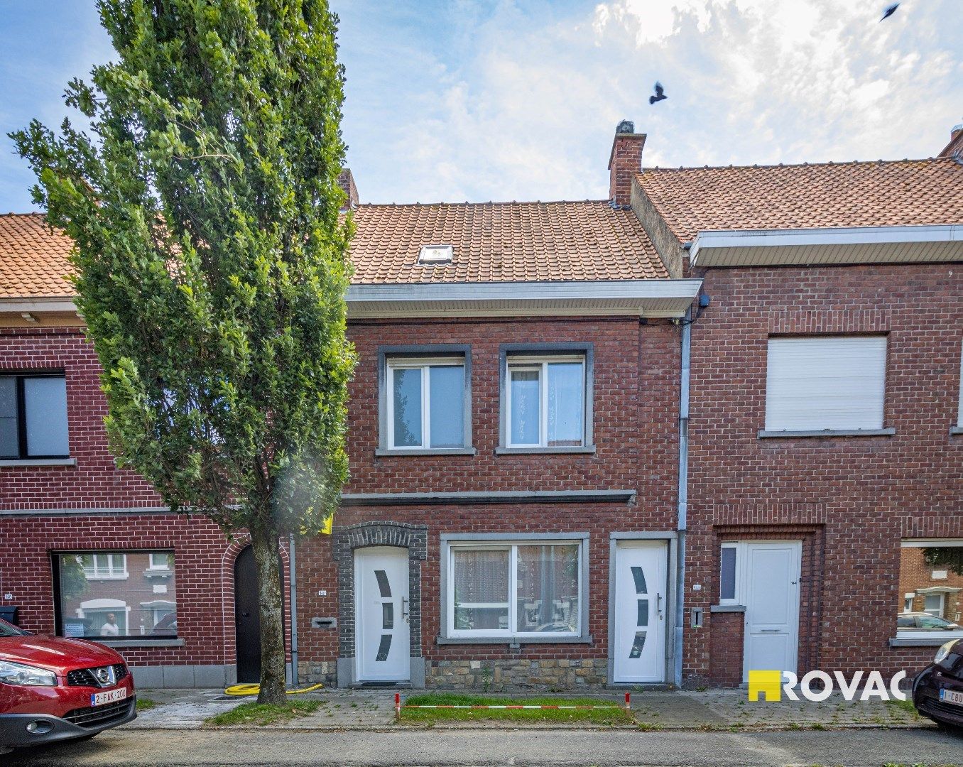 Leuke woning in rustige buurt met 4 slaapkamers en 2 badkamers foto {{pictureIndex}}