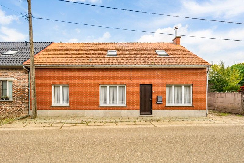 Hoofdfoto van de publicatie: Charmante, te renoveren woning met tuin op 5are