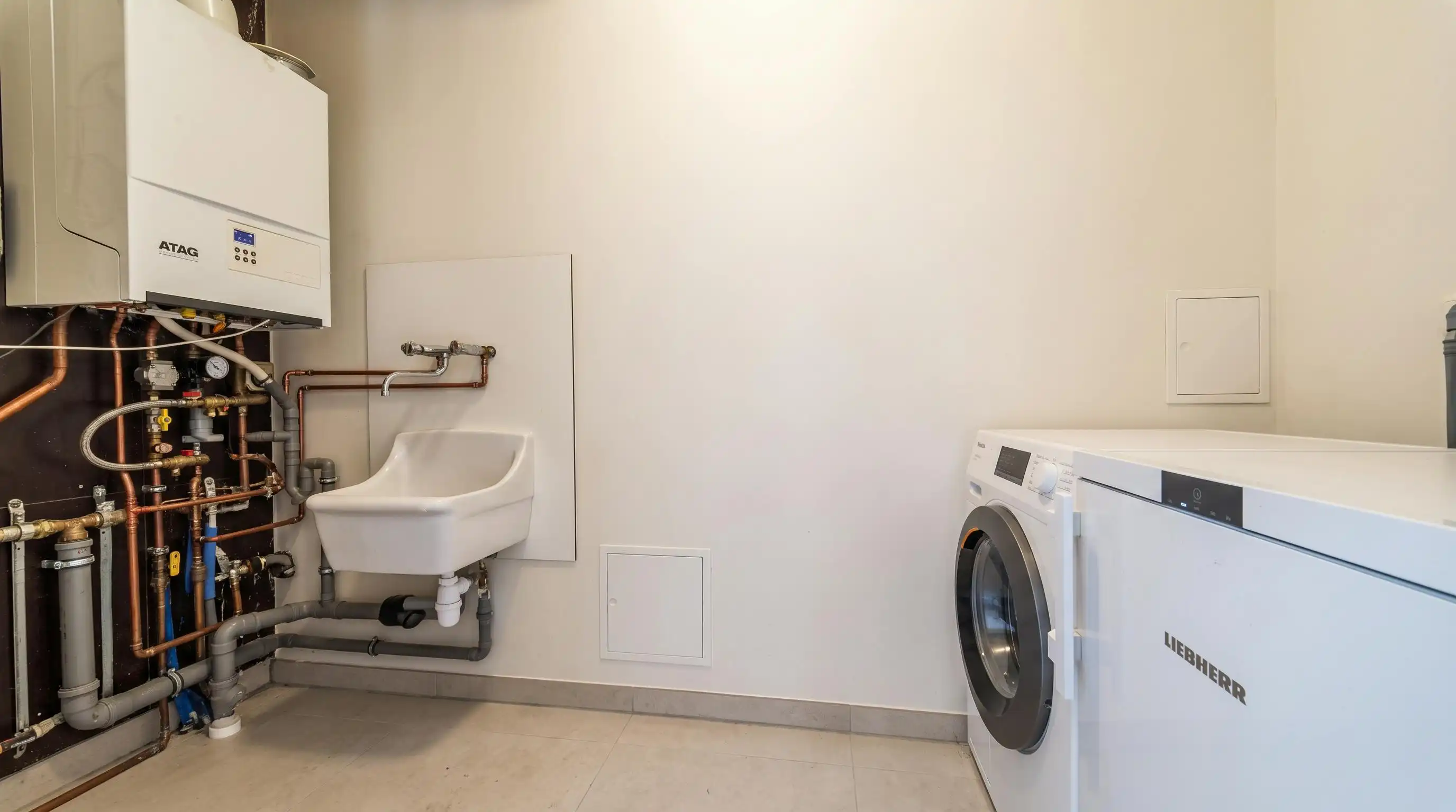 Recent appartement te koop met twee kamers in Vlamertinge foto 15
