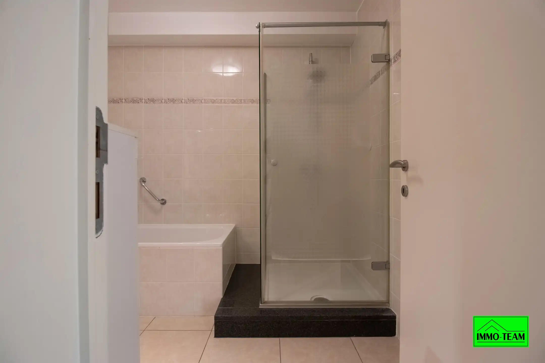 RUIME GEZINSWONING MET 5/6 SLPKS - 2BADK  foto 13