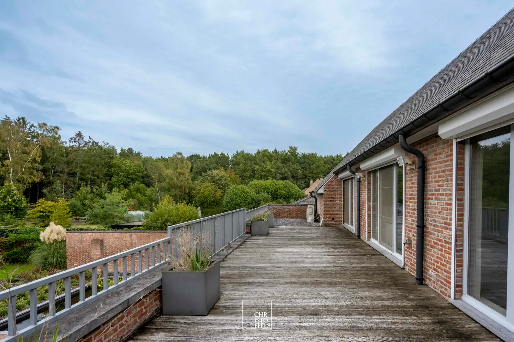 Exclusief landhuis met buitenzwembad op perceel van 2.787m² aan de bosrand. foto 41