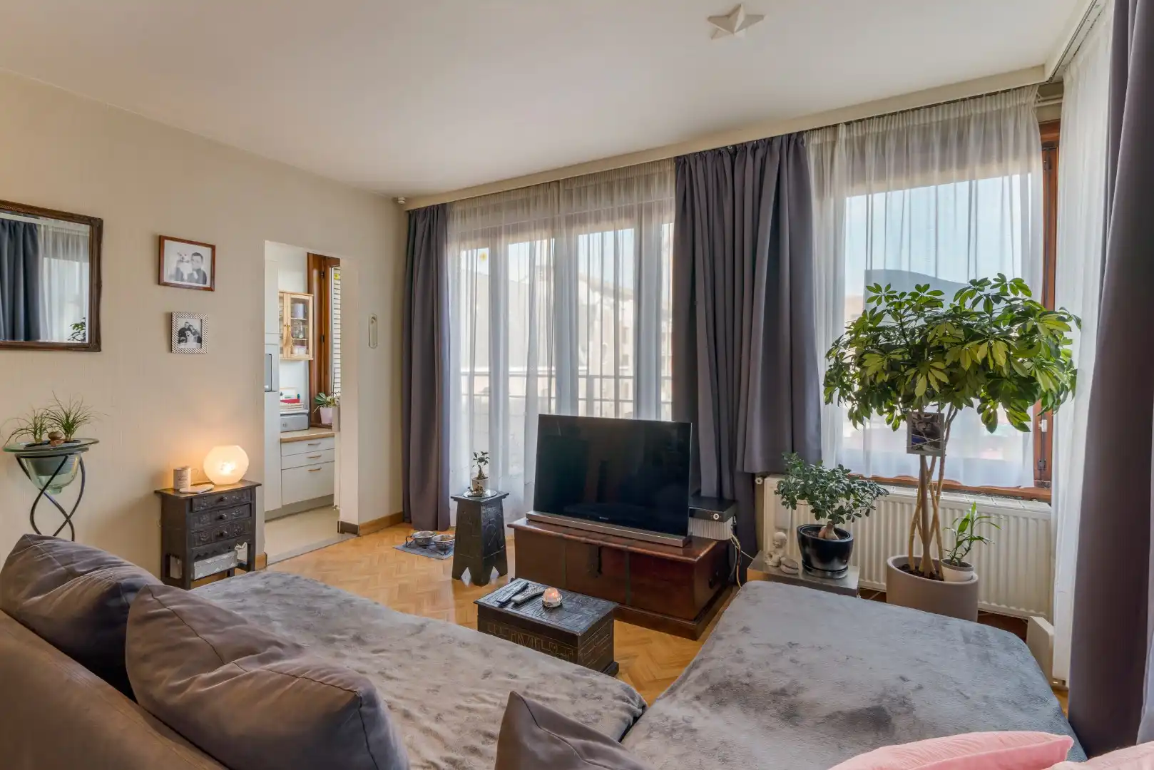 Ruim woonappartement in het stadscentrum met open zicht op het Mijnplein! foto 3
