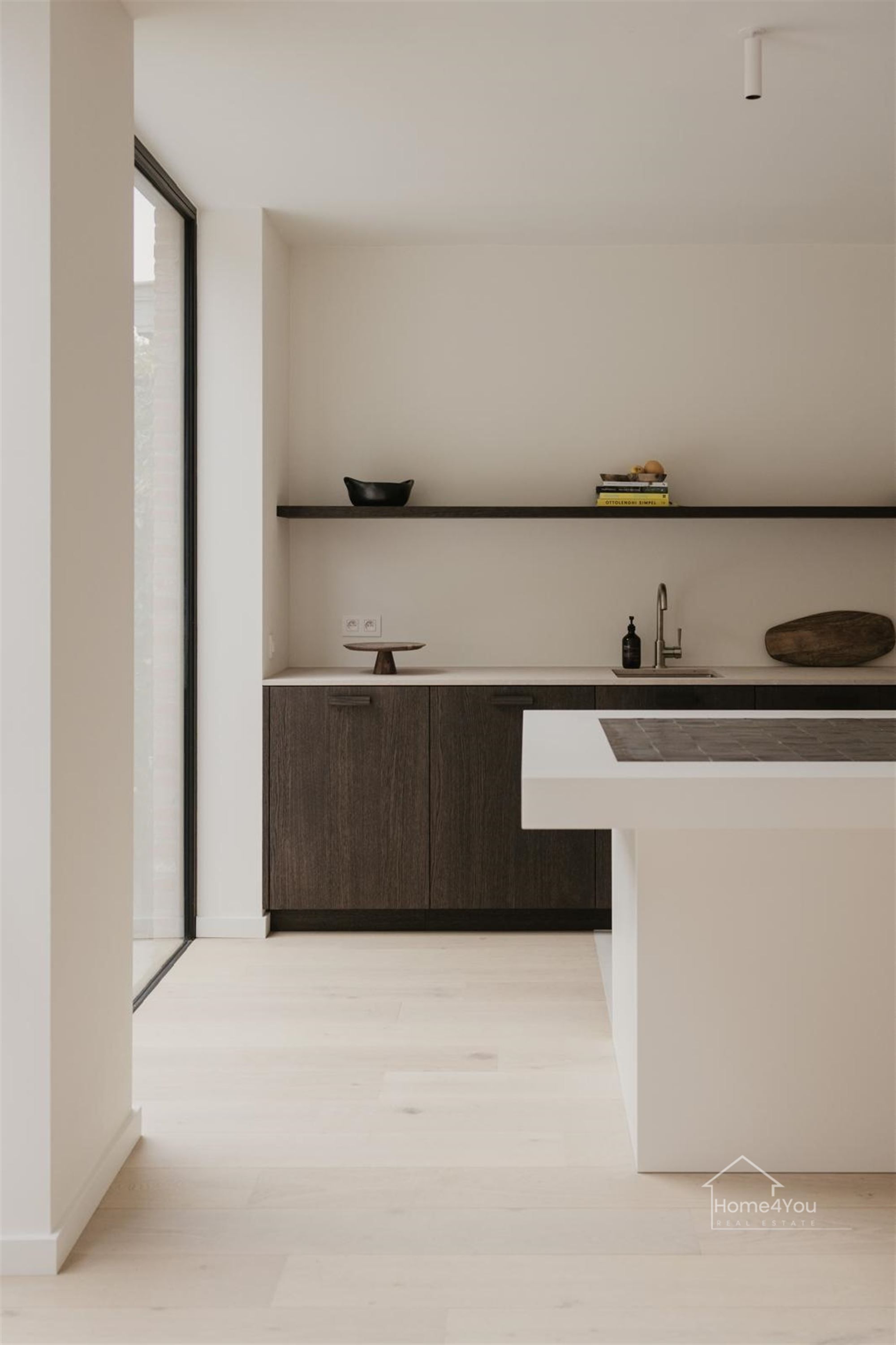 Net gerenoveerde woning op toplocatie in ’s-Gravenwezel foto 9