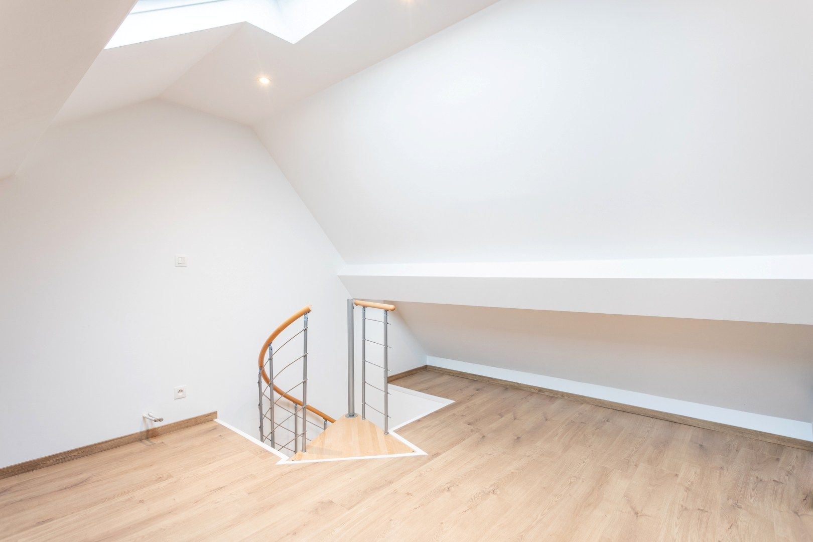 Volledig gerenoveerde woning, 3 slpks en tuin te koop centrum Halle foto 21