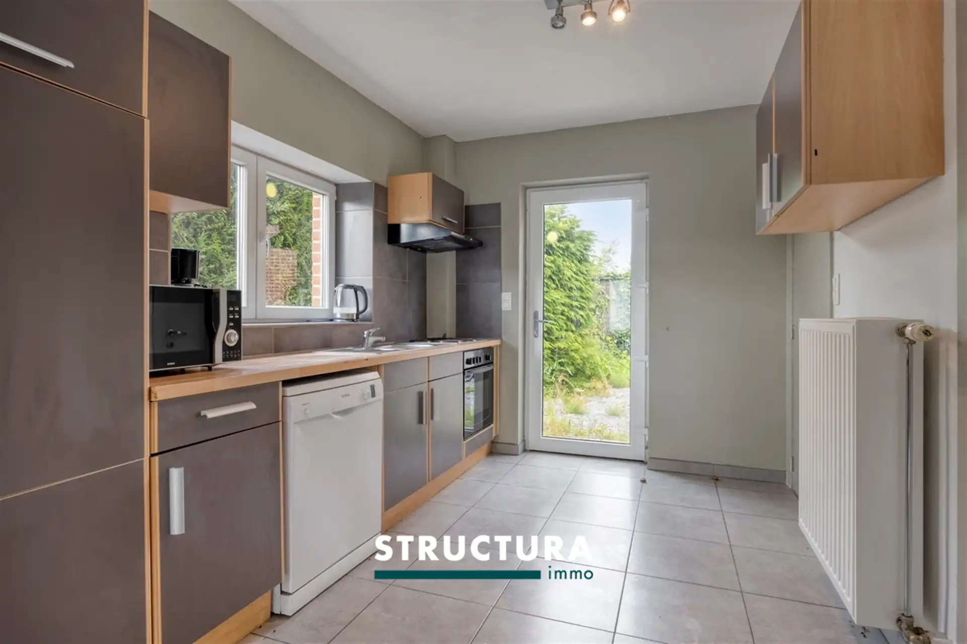 Unieke woning met polyvalent bijgebouw foto 8
