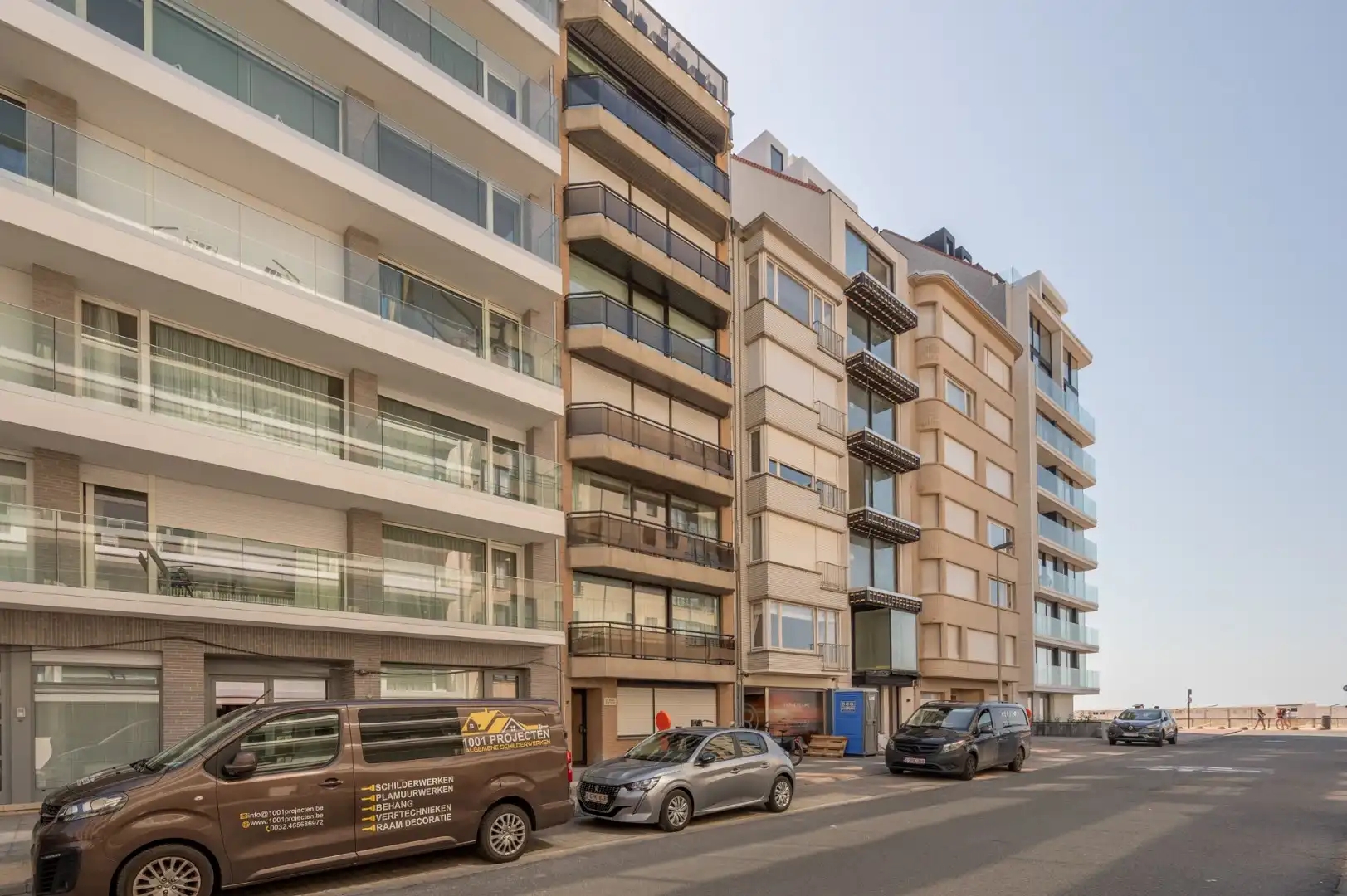 Ruim en breed appartement met goed zijdelings zeezicht foto 23