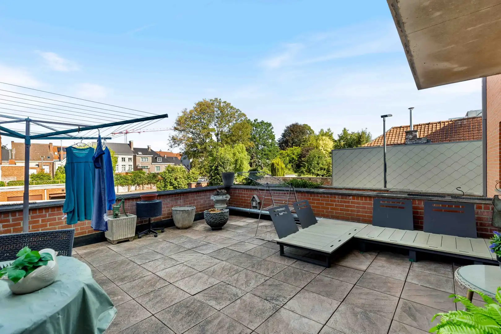 Ruim en lichtrijk appartement met 3 slaapkamers, terras en garage in centrum Izegem foto 6