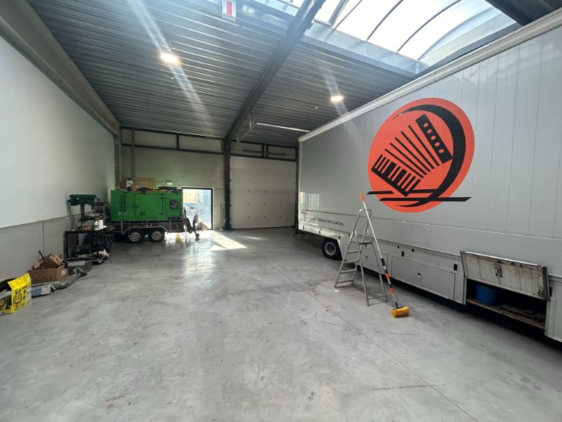 Nieuwbouw KMO-unit – 180 m² magazijn met 2 parkeerplaatsen foto 4