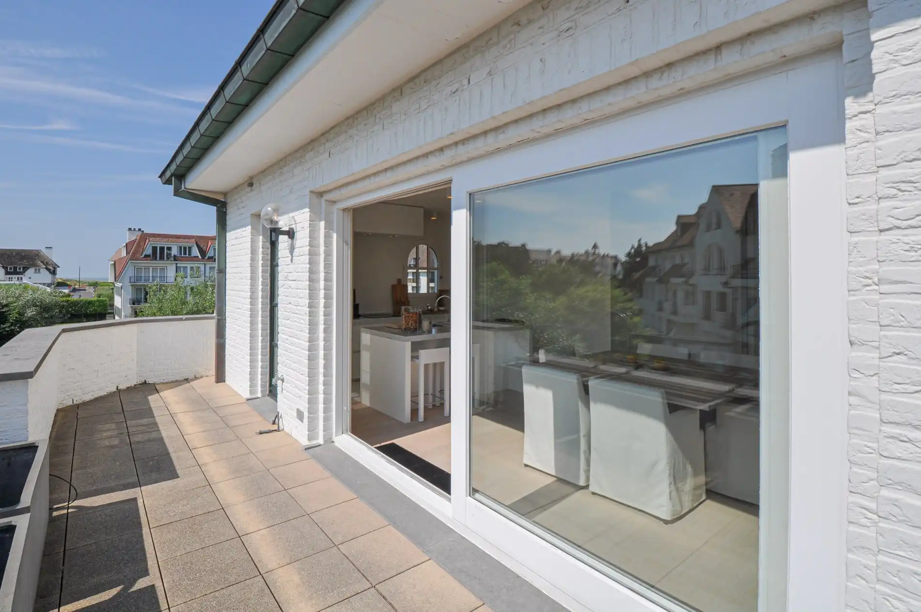 Subliem hoekappartement met ruime terrassen gelegen in het prestigieuze domein Tennis Garden. foto 22