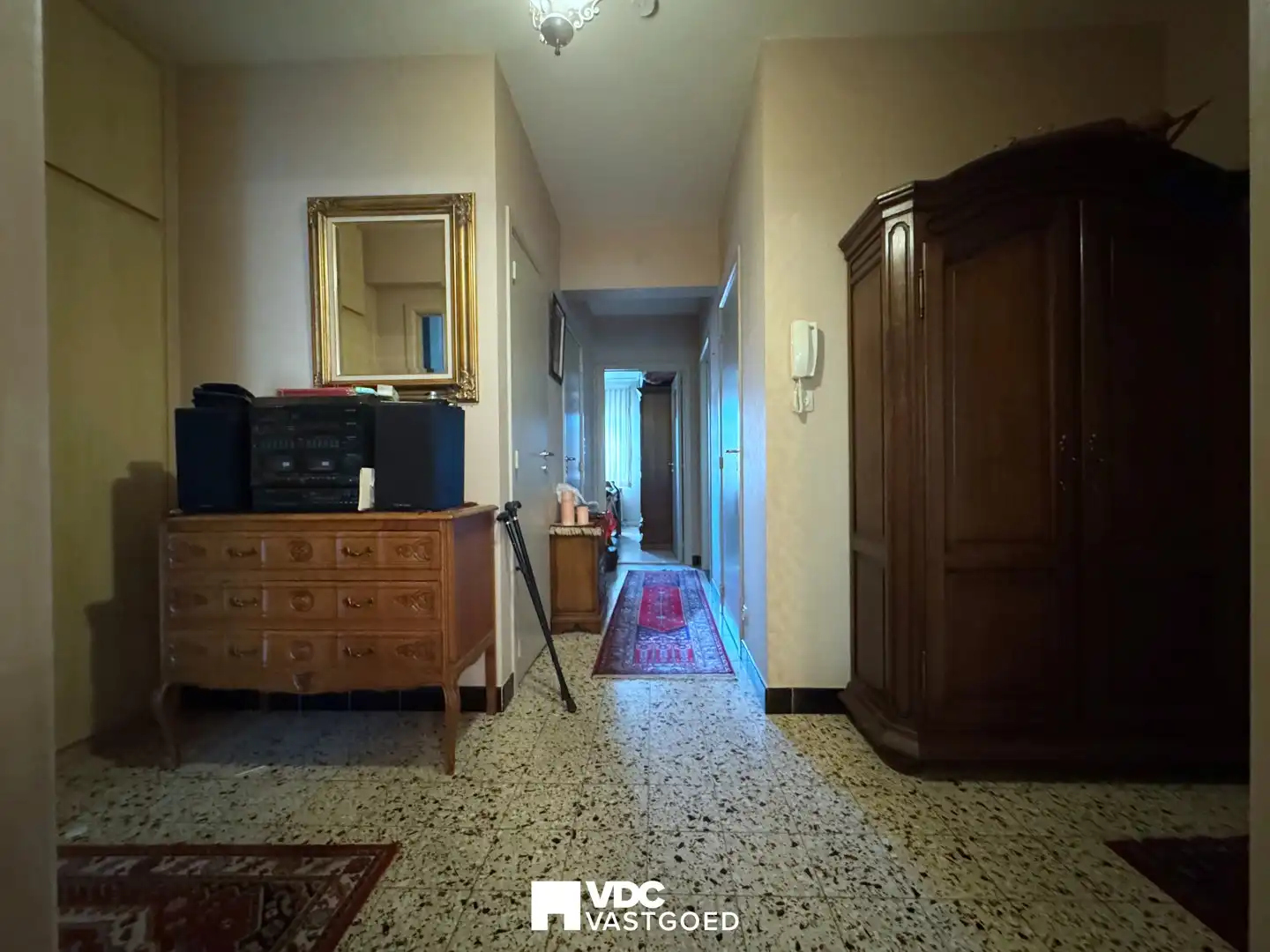 Ruim appartement (110 m²) met terras en autostaanplaats nabij centrum Tongeren foto 7