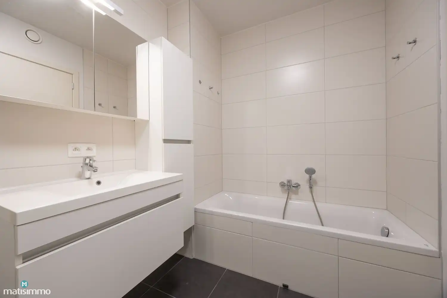 INSTAPKLAAR APPARTEMENT MET 2 SLAAPKAMERS NABIJ HET CENTRUM VAN BILZEN foto 11