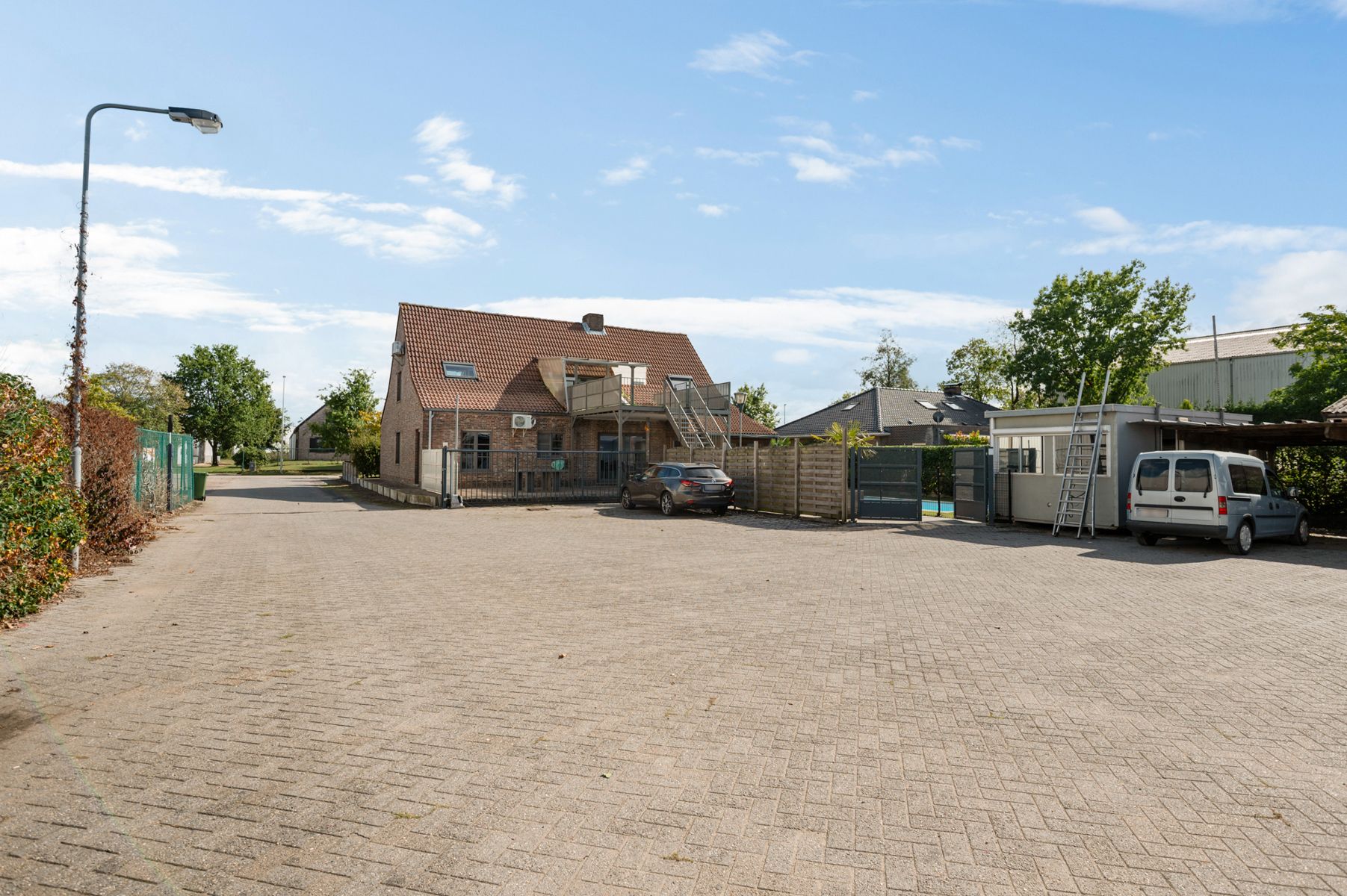 IN OPTIE. Woning met industriehal (212m2) op 2229m2 grond foto 6