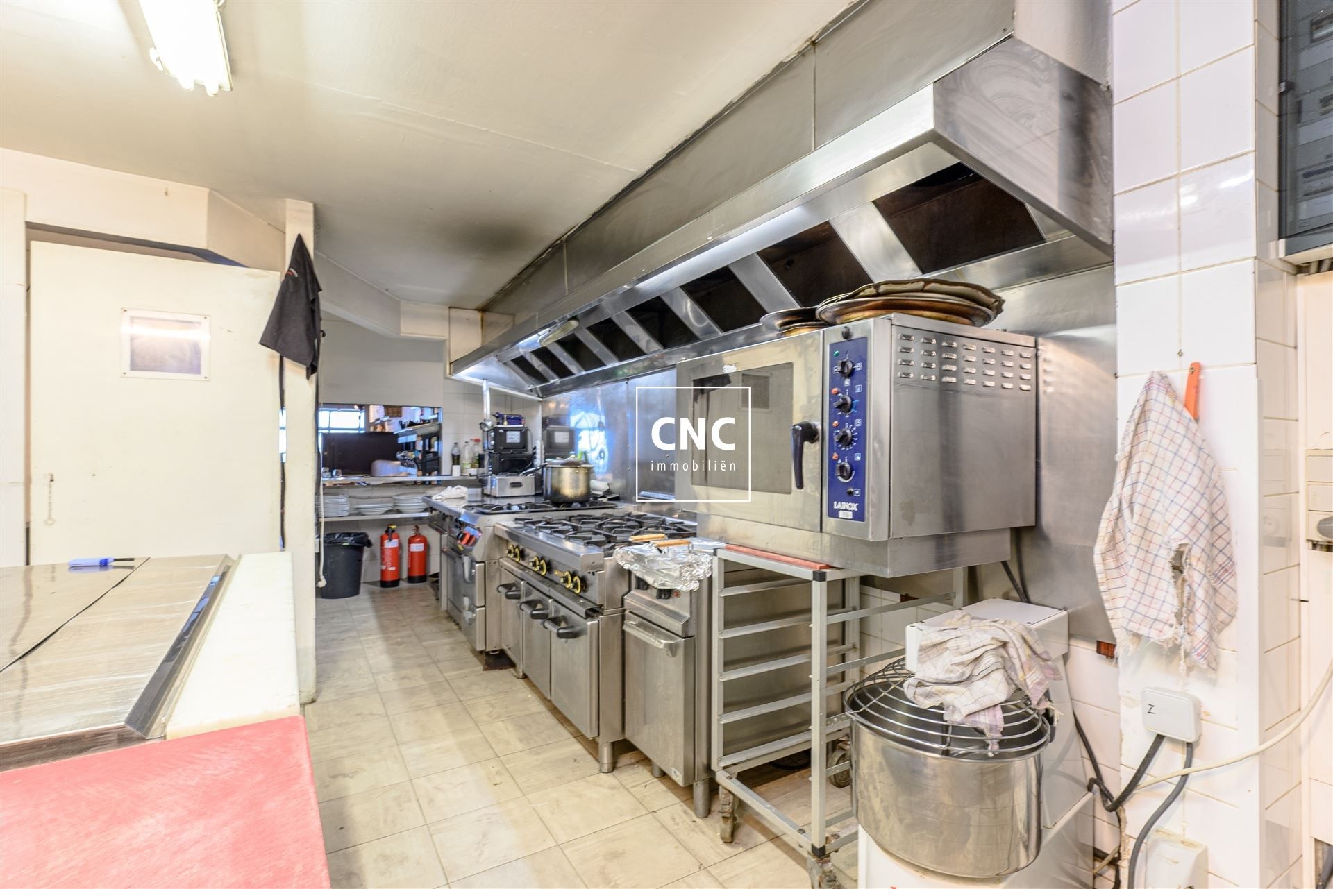 Zeer ruim en instapklaar handelspand aan Zeedijk-Heist foto 21