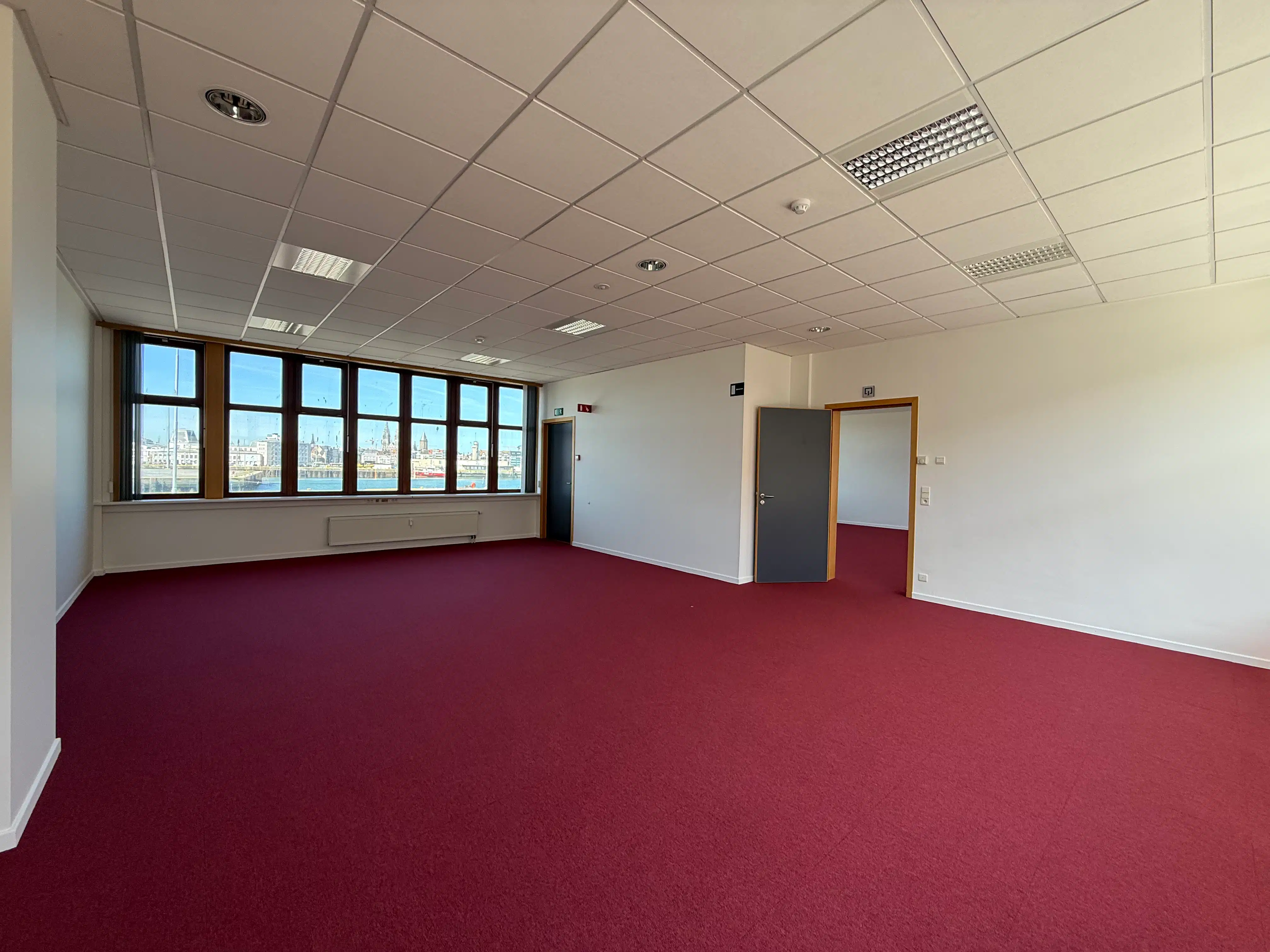 Exclusieve kantoorruimte 210m² in maritieme omgeving foto 4