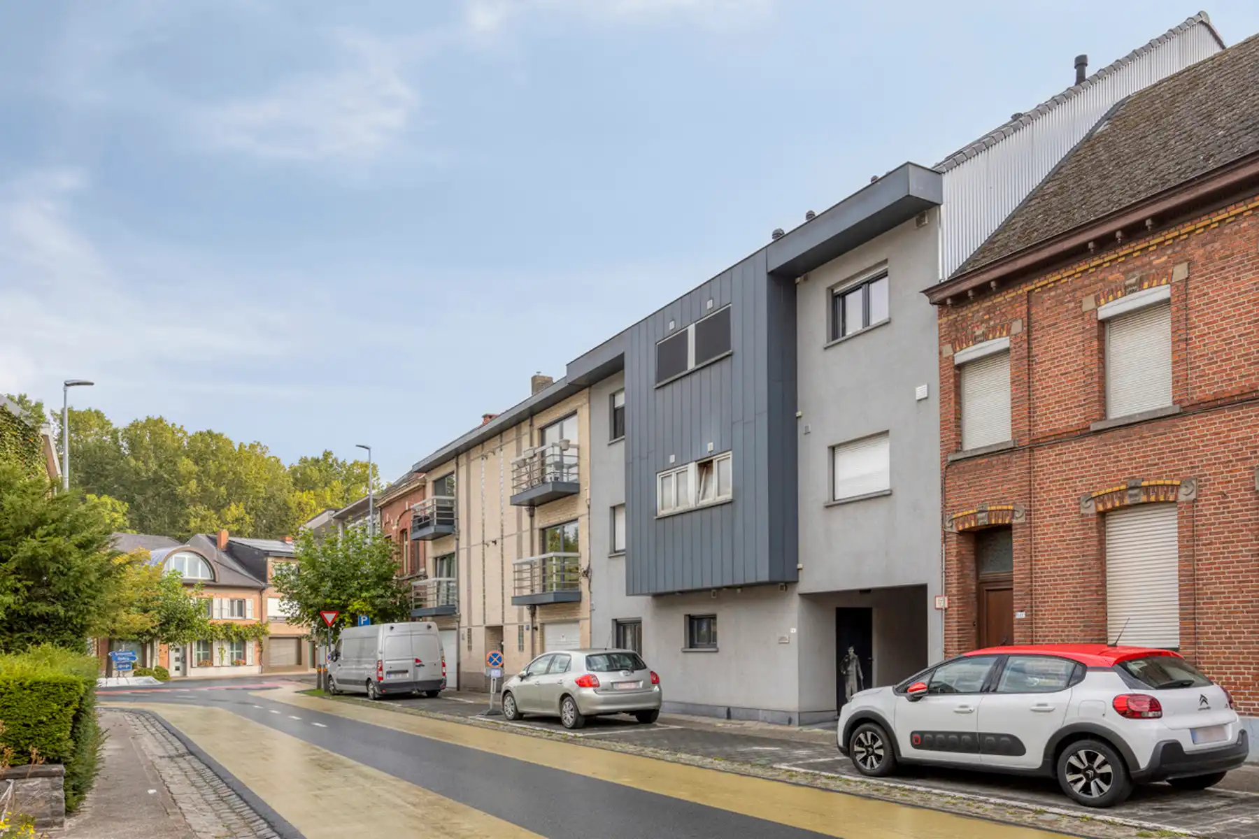 Instapklaar gelijkvloers appartement in centrum Buggenhout foto {{pictureIndex}}
