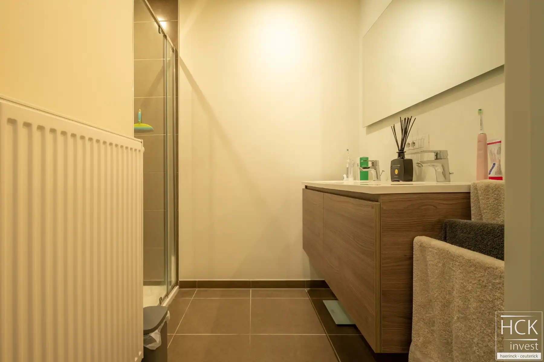 KRUISHOUTEM – Energiezuinig gelijkvloers appartement met 2 SLPK én garage foto 12