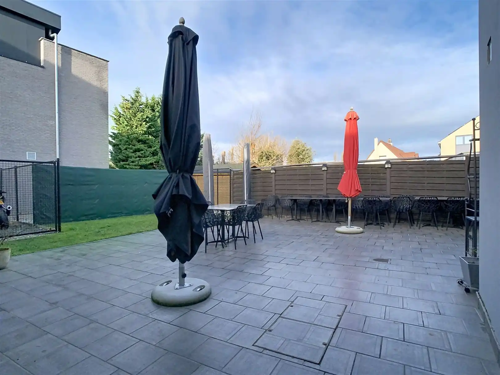 Gebouw met ruim 4 slaapkamer appartement en gelijkvloerse handelszaak foto 13