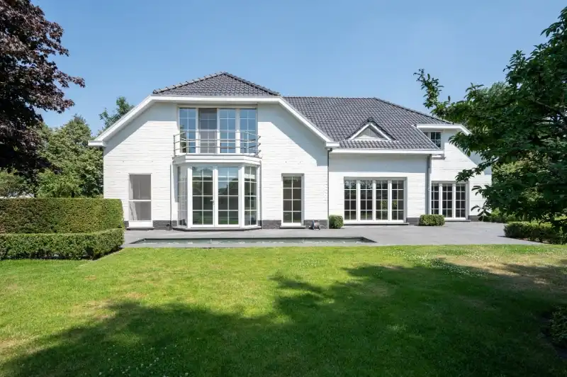 Villa te huur in agrarisch buitengebied van Essen, nabij de grens met Nederland. foto 3