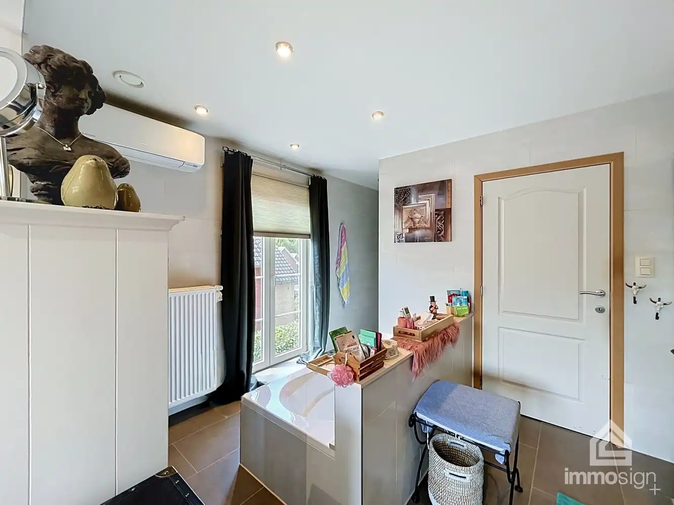 Stijlvolle villa met 5 volwaardige slaapkamers te Herk-de-stad! foto 31