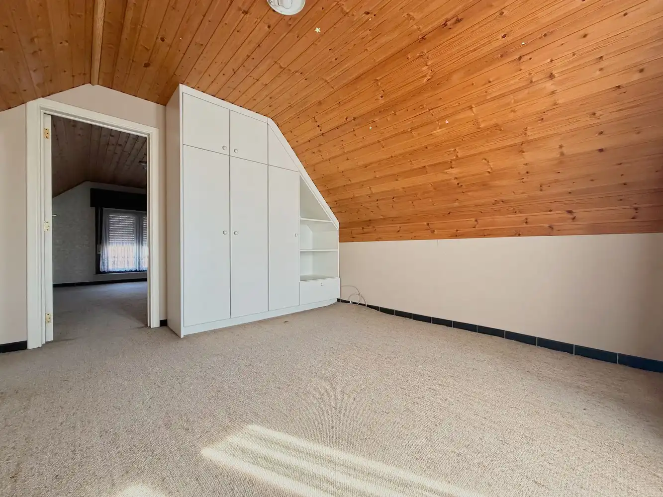 Lichtrijke gezinswoning met zonnige tuin foto 15