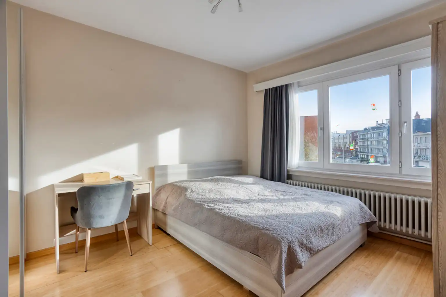 Gerenoveerde bel-étage woning met garage foto 23