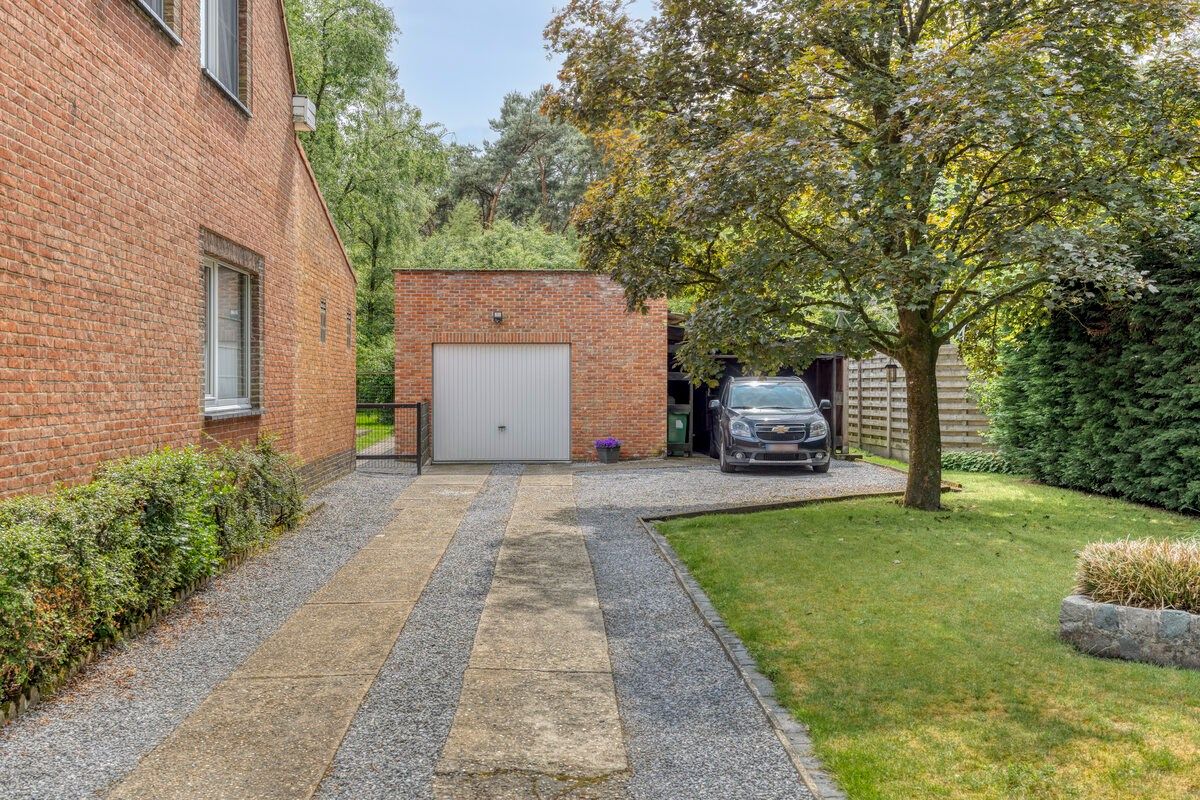 Rustig gelegen woning met oa 4 slpks op een mooi breed perceel van 21 are. foto 31