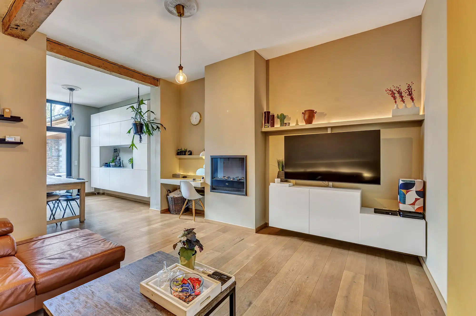 Instapklare woning met 3 slaapkamers, tuin en terras foto 5