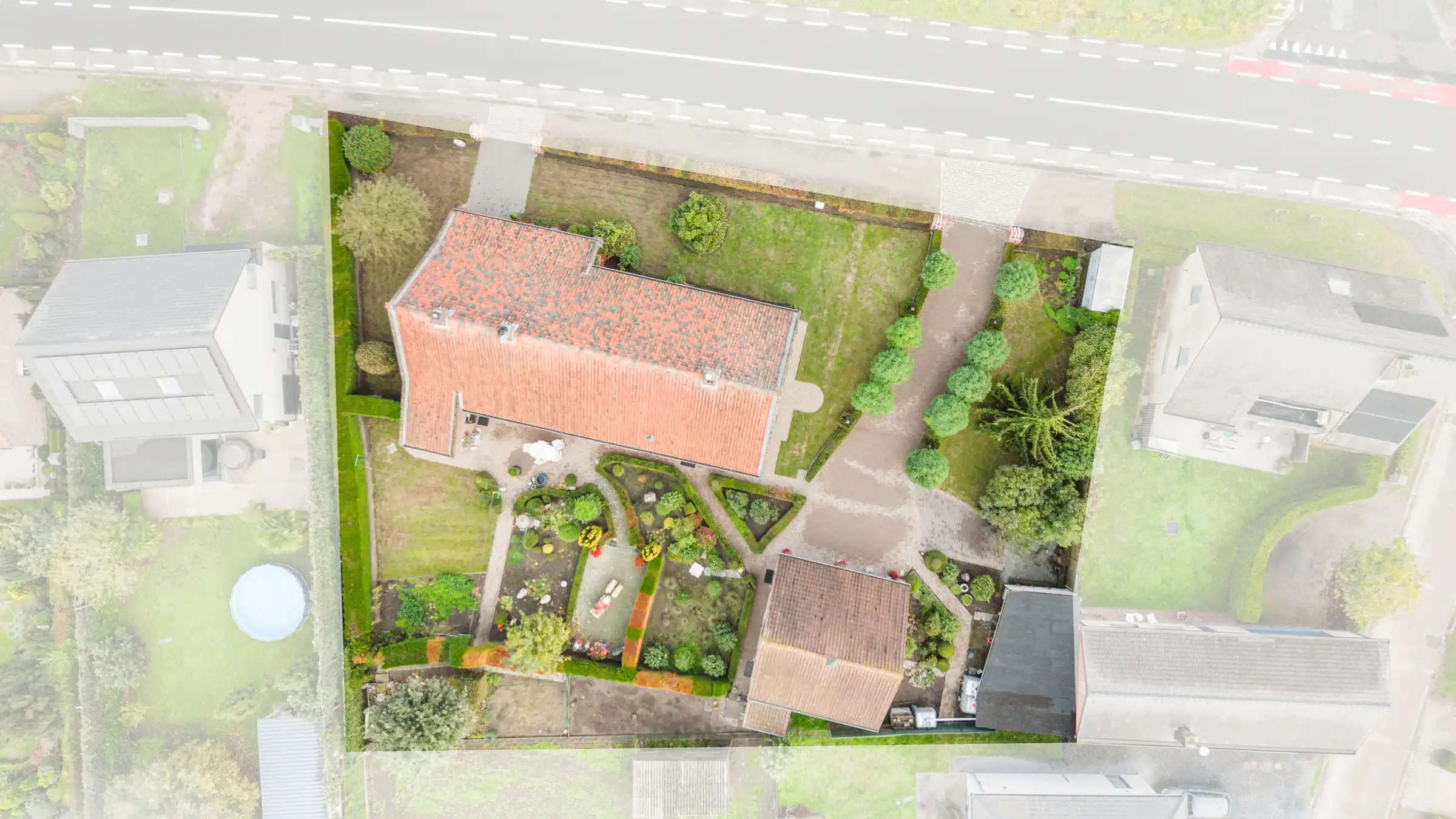 Ruim domein met 2 woningen (EPC B) op 1.740 m² in Sleidinge foto 4