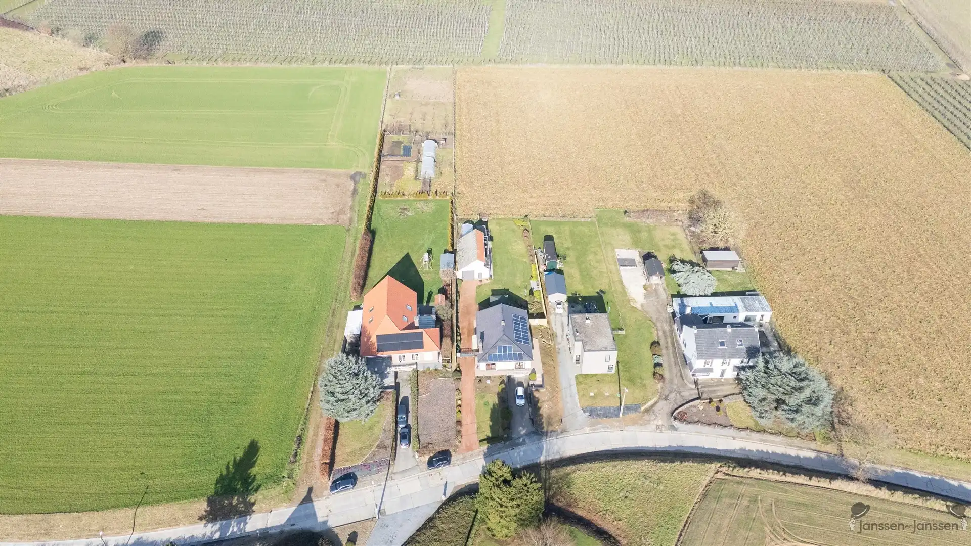 Rustig gelegen woning met prachtig uitzicht foto 25