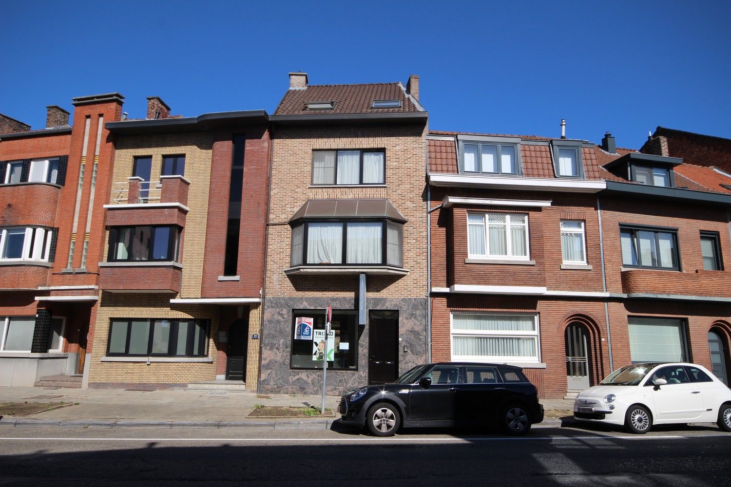 Handelspand op toplocatie in het centrum van Sint-Truiden foto {{pictureIndex}}