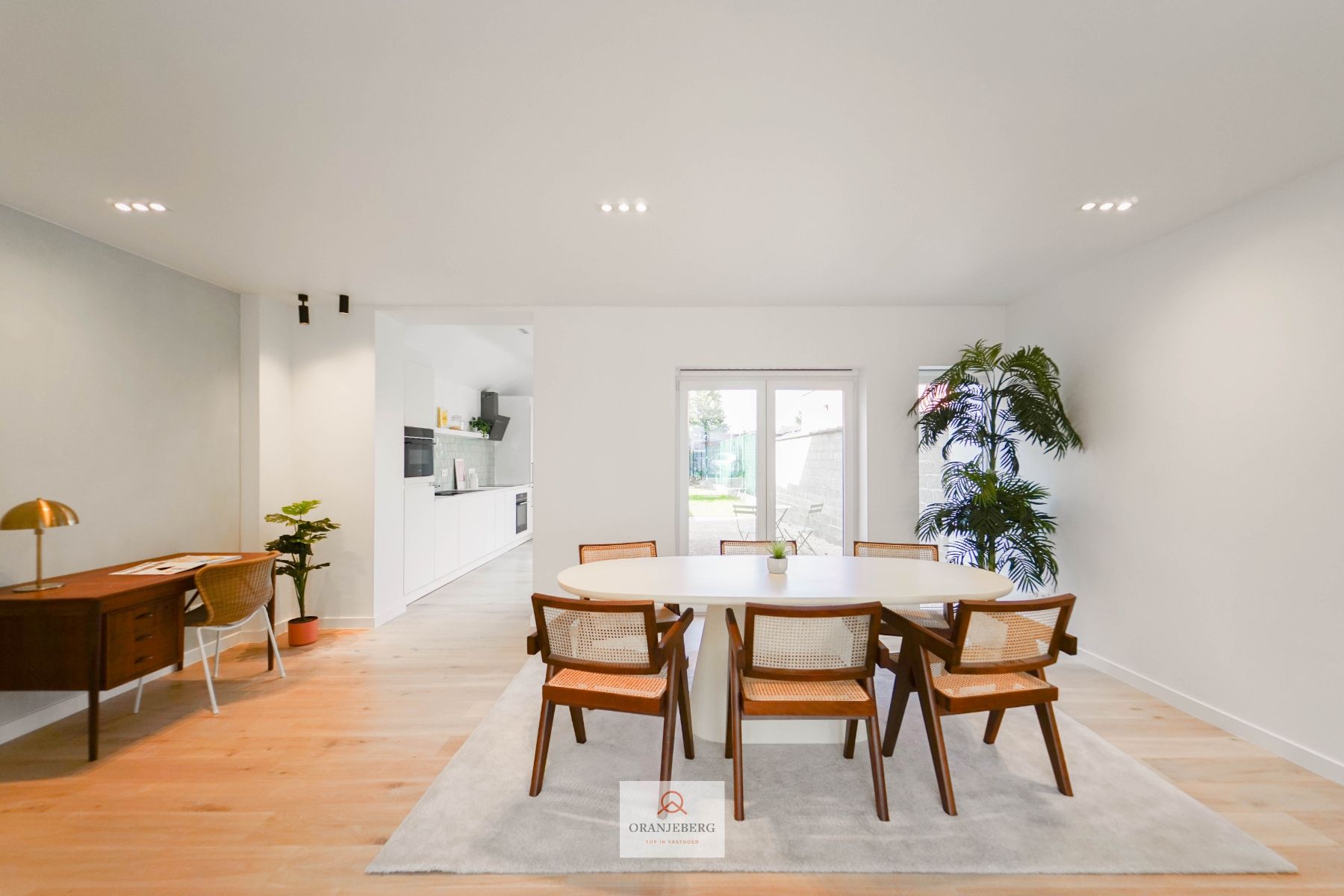 Volledig gerenoveerde woning met zonnige tuin in het hart van Merelbeke Flora foto 7