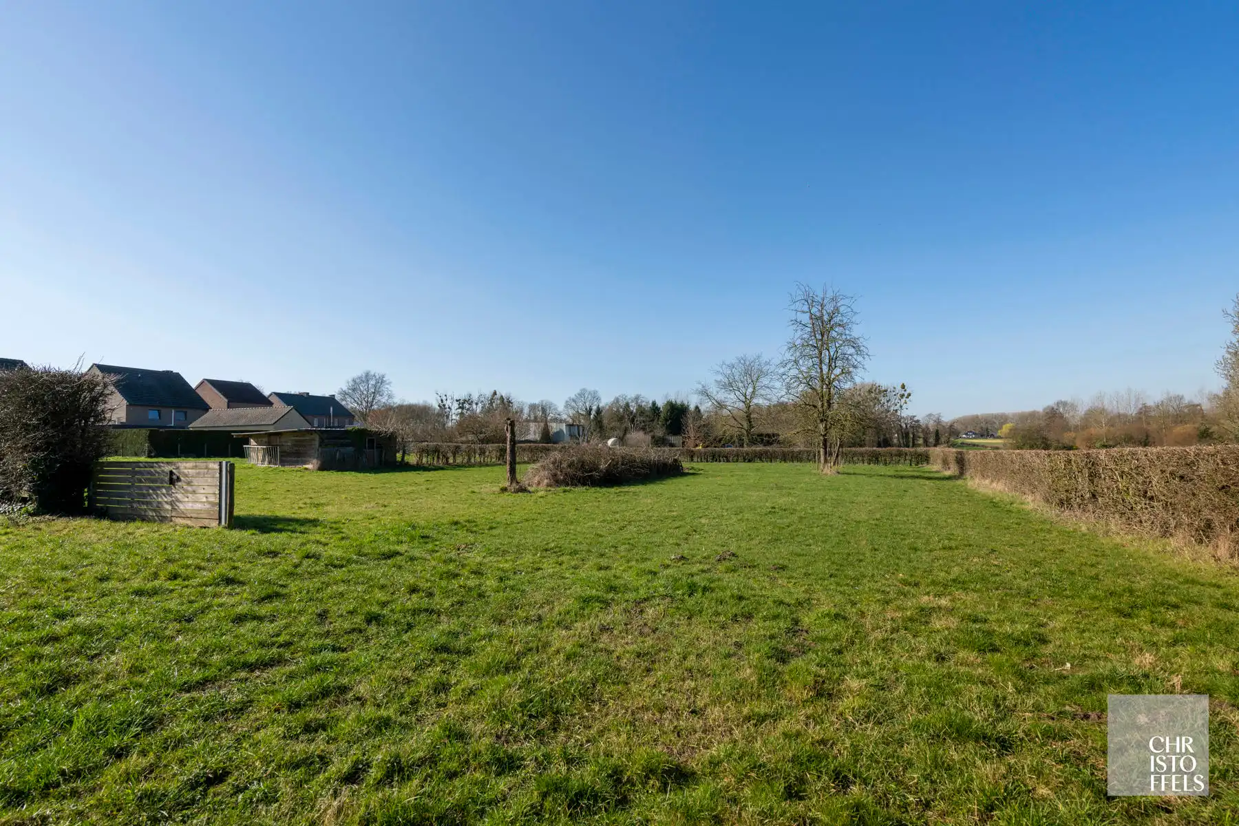 Vergunde tweewoonst met paardenaccommodatie op 3.721 m²  foto 8