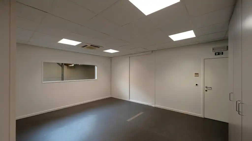 Bedrijfsunit te huur in industriezone de Zaat te Temse foto 5