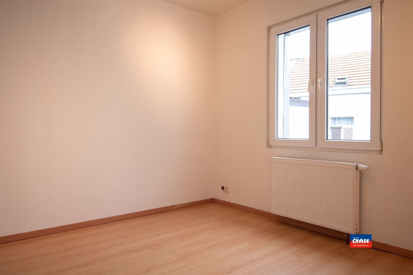 Gezellige, instapklare rijwoning met 2 slaapkamers en stadstuintje foto 11