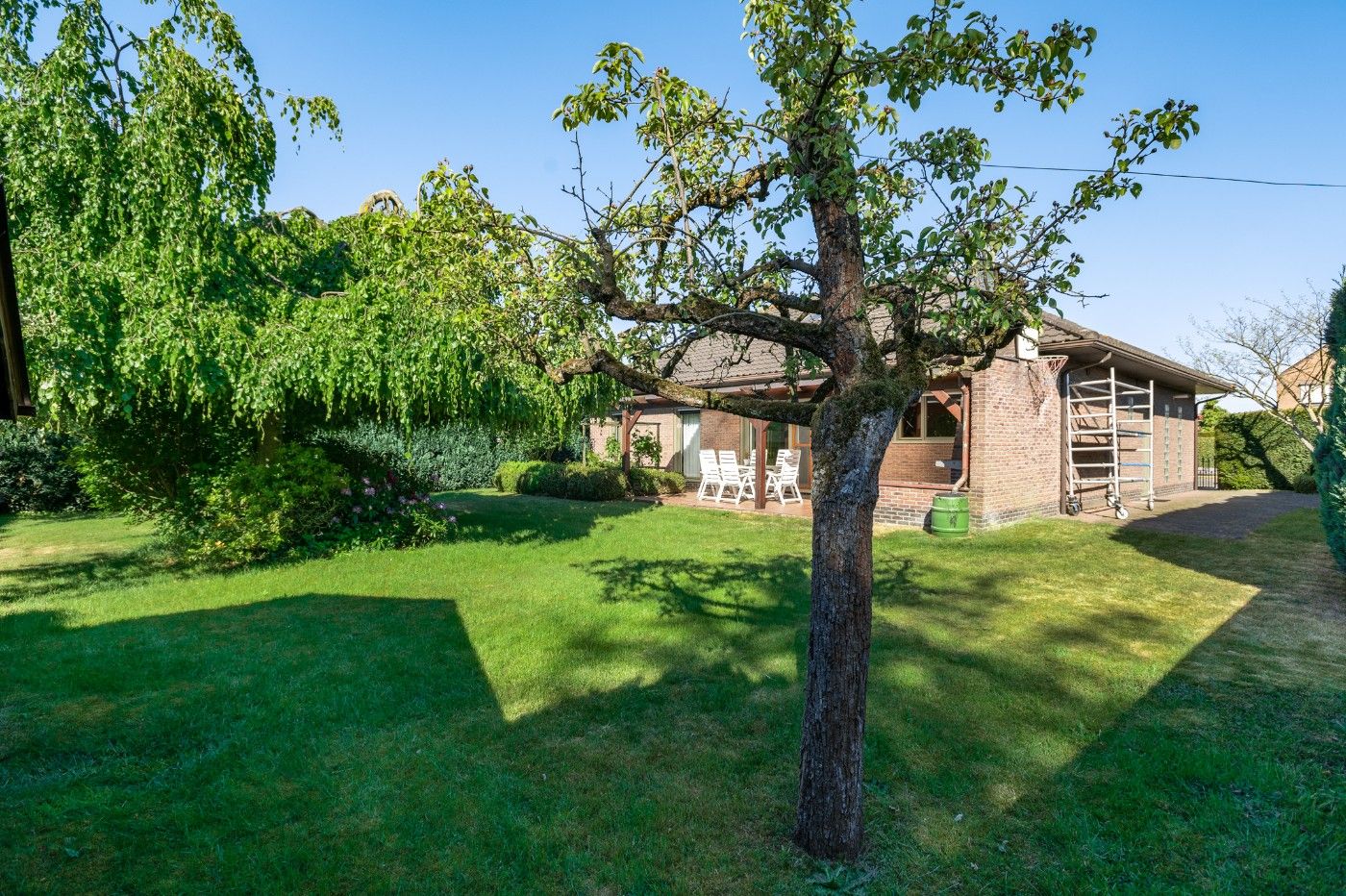 Vrijstaande laagbouwwoning met 3 slpk., tuin en inpandige garage foto 26