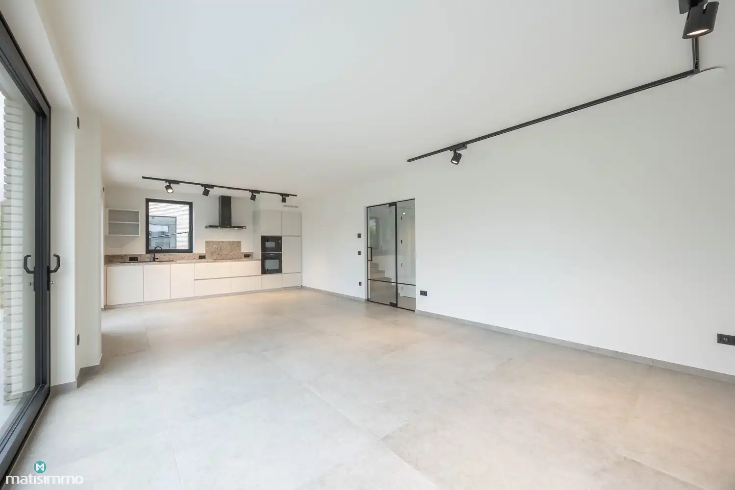 HOOGWAARDIG AFGEWERKTE NIEUWBOUWWONING MET DRIE SLAAPKAMERS EN TUIN (INCLUSIEF TUINONDERHOUD) TE RIEMST foto 5