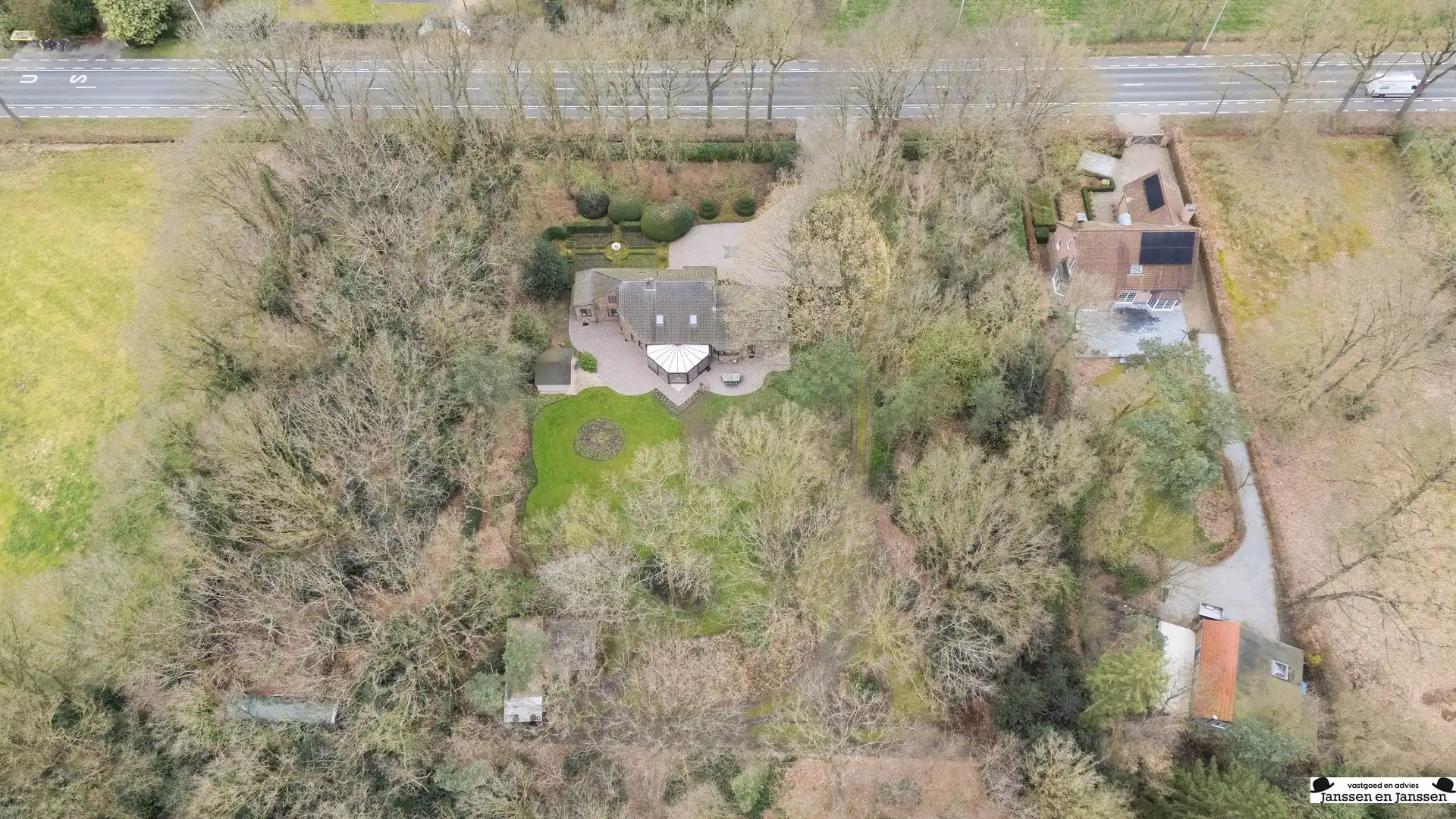 Karaktervolle villa op aan de Bredabaan te Gooreind  foto 34