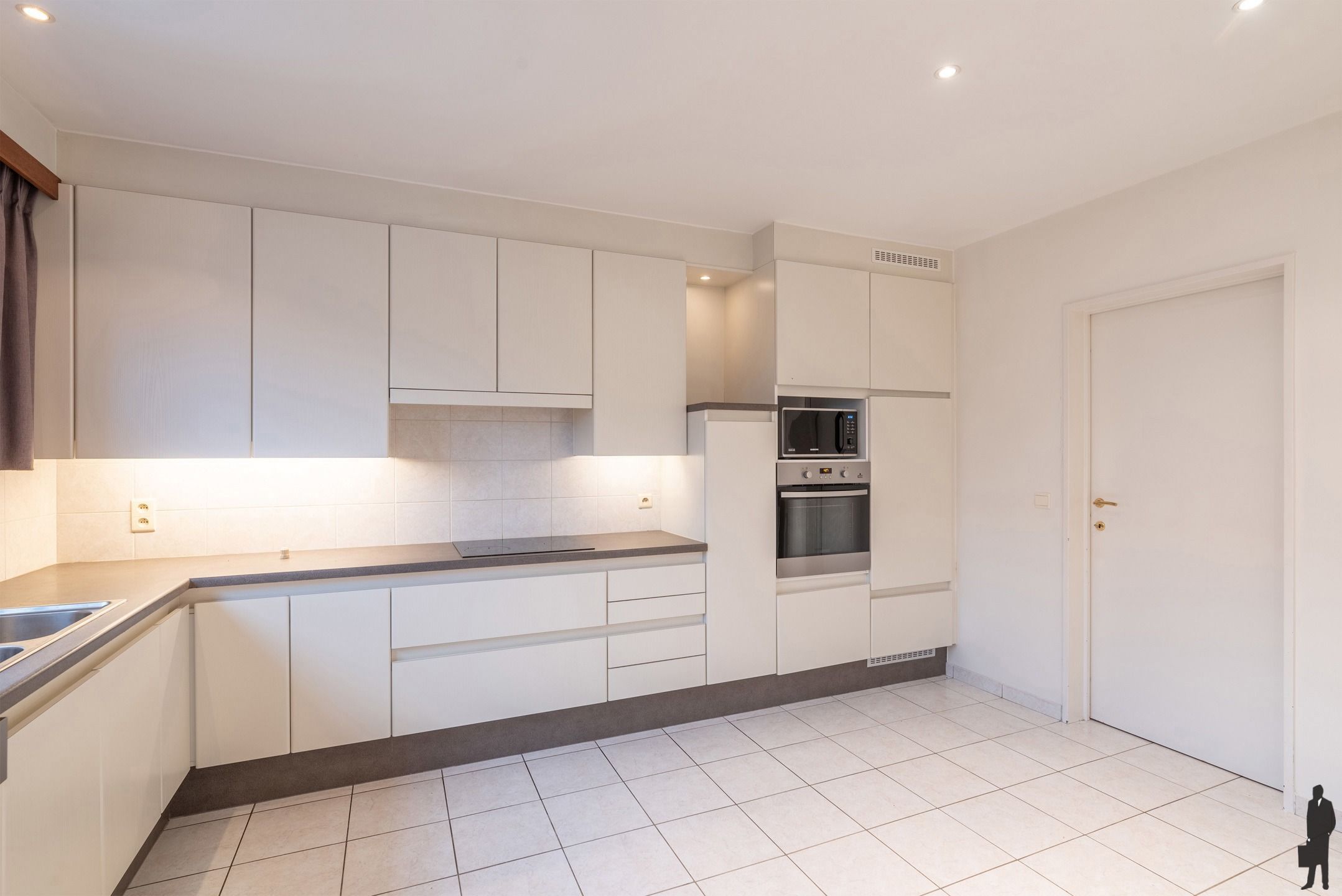 NIEUWE VOORWAARDEN: Ruim 2 slpk. appartement op wandelafstand van het centrum van Hoogstraten!  foto 8