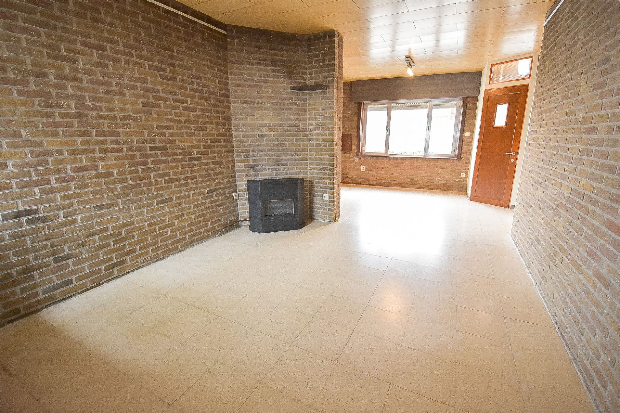 Te vernieuwen 3 slpk woning met tuin en garage in centrum Knesselare foto 6