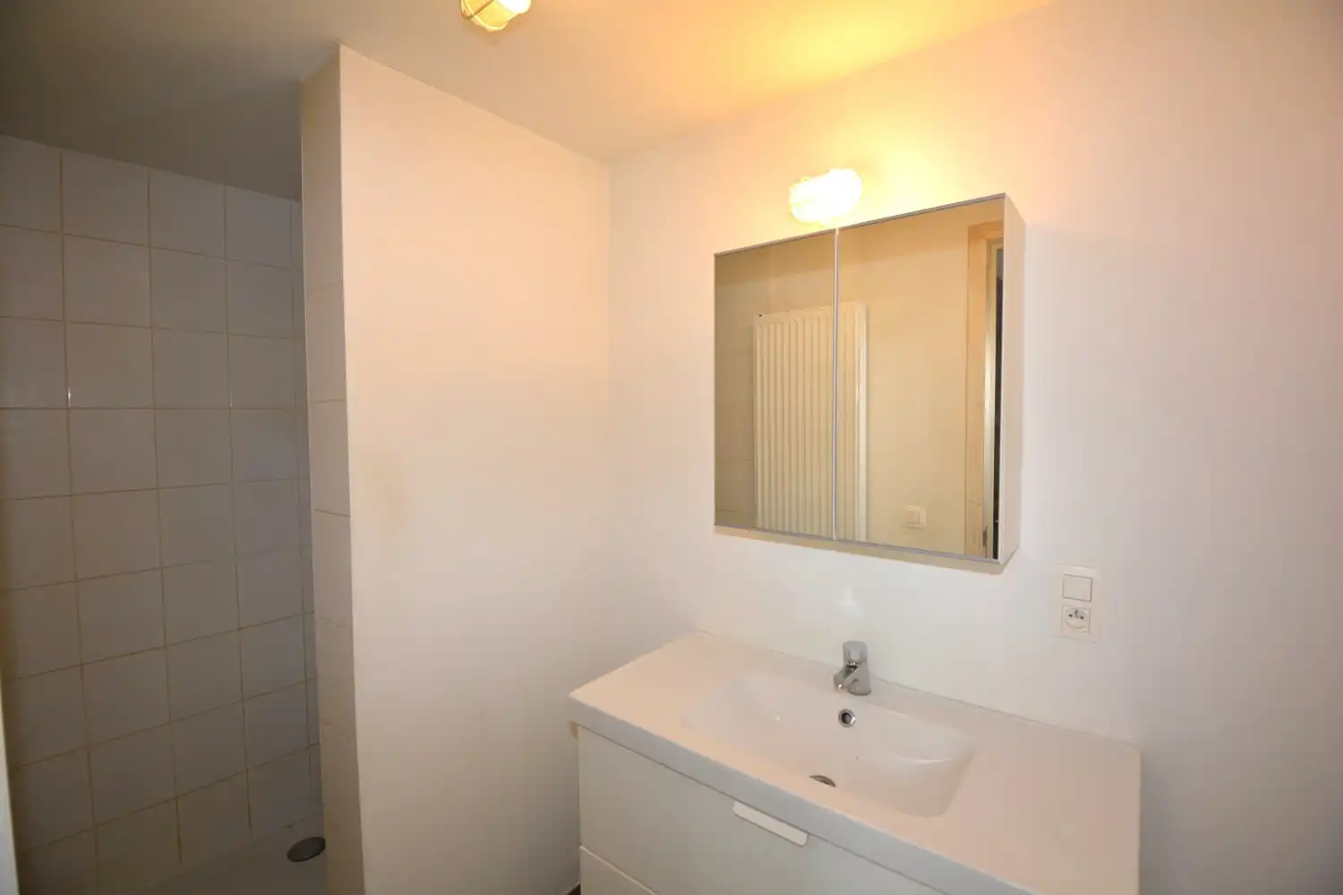 APPARTEMENT MET 2 SLK, TERRAS EN PARKING! foto 6