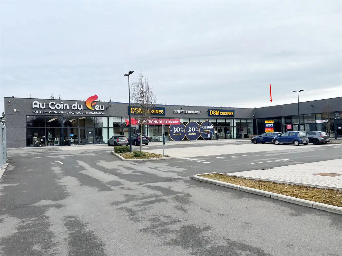 MODERNE COMMERCIËLE EIGENDOM NABIJ DSM KEUKENS foto {{pictureIndex}}