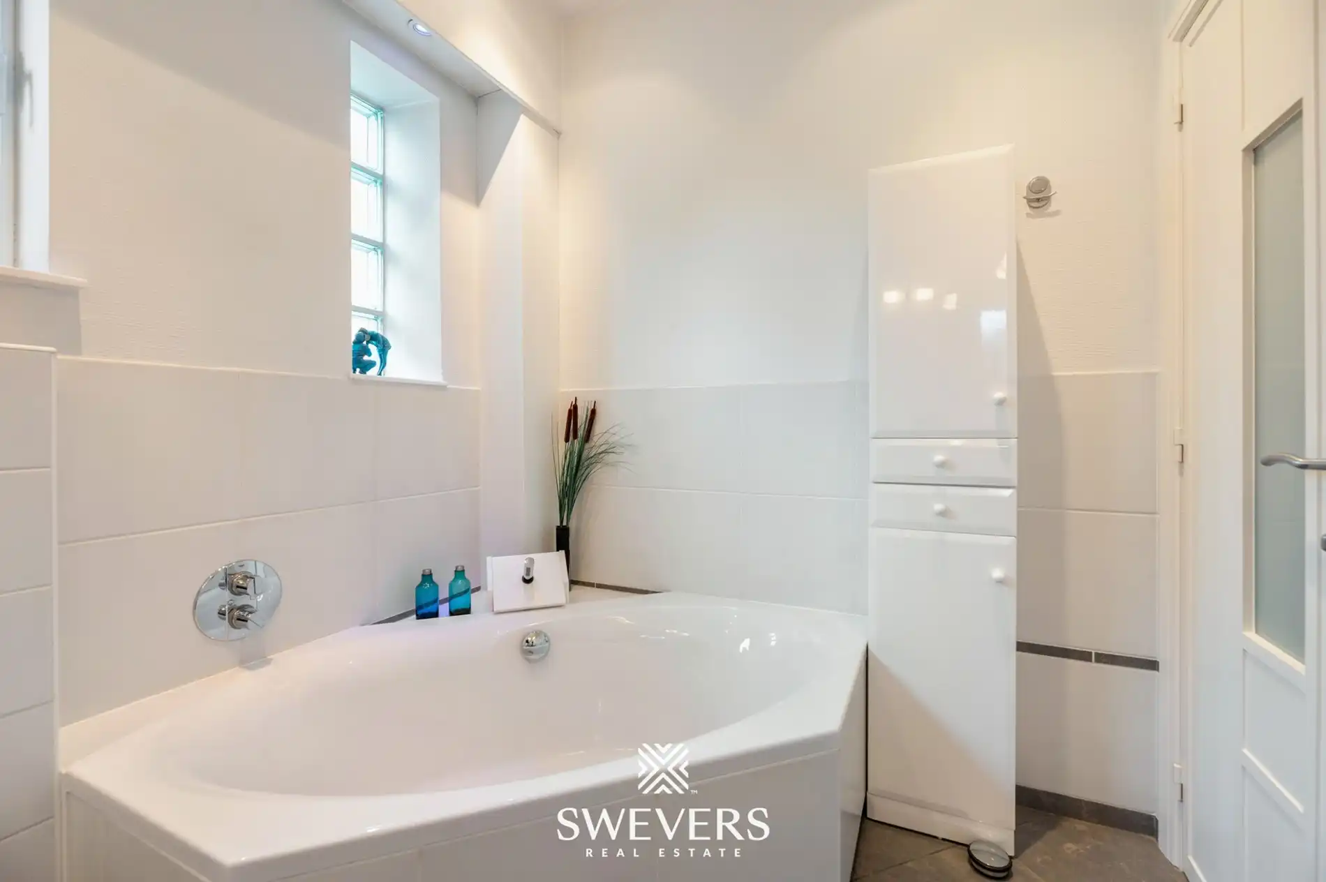 Instapklare gezinswoning op 11are 30ca in centrum Beringen foto 14